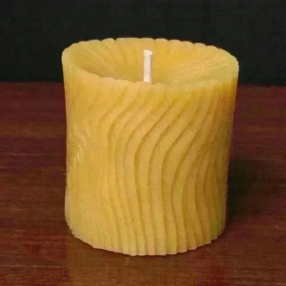 100% Beeswax  Swirl Pillar Candle - Picture 2 of 10